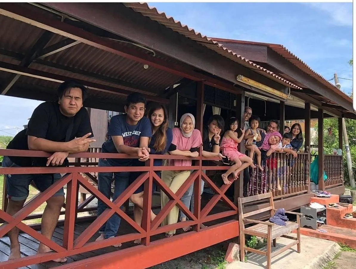 Sea View Kampong Style Homestay Pengkalan Balak Malacca Chalet
